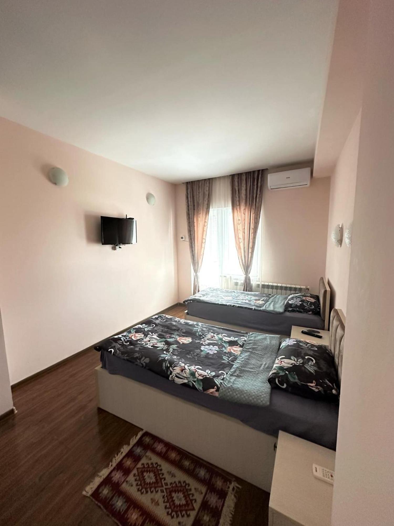 Cozy & Sweet Home Tbilisi Esterno foto